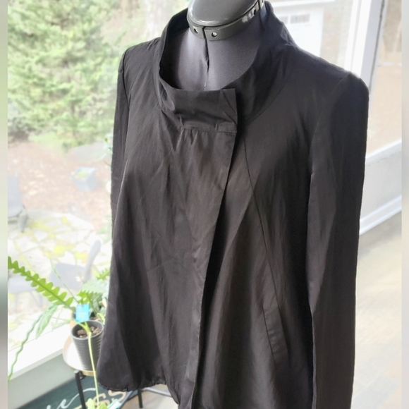 Simply Vera Asymmetrical Black windbreaker Lightweight balloon Cut Small Modern - Picture 1 of 12